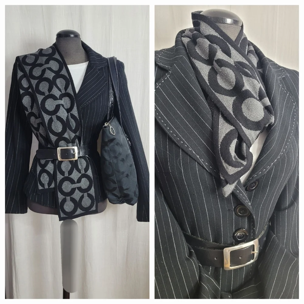 Coach Reversible SCARF - Picture 3 of 8